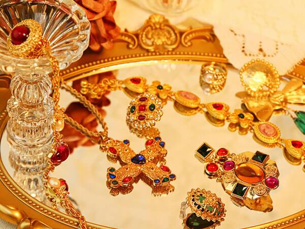 Gem & jewellery shopping
